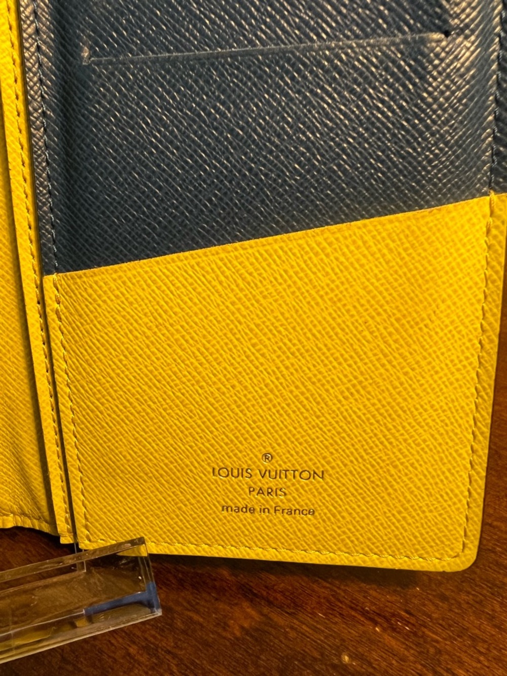 Authentic Rare Louis Vuitton Epi Portefeuille Brazza Wallet - Picture 7 of 13